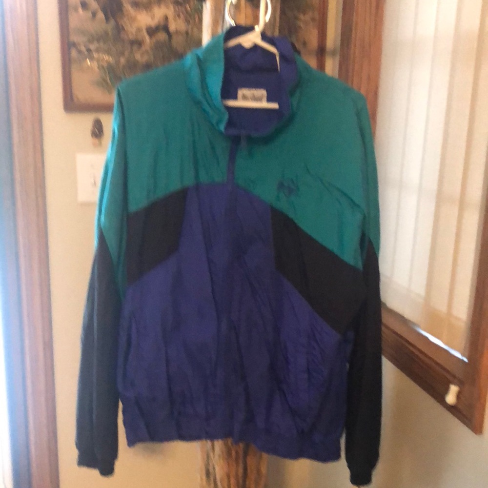 Mens light weight windbreaker
